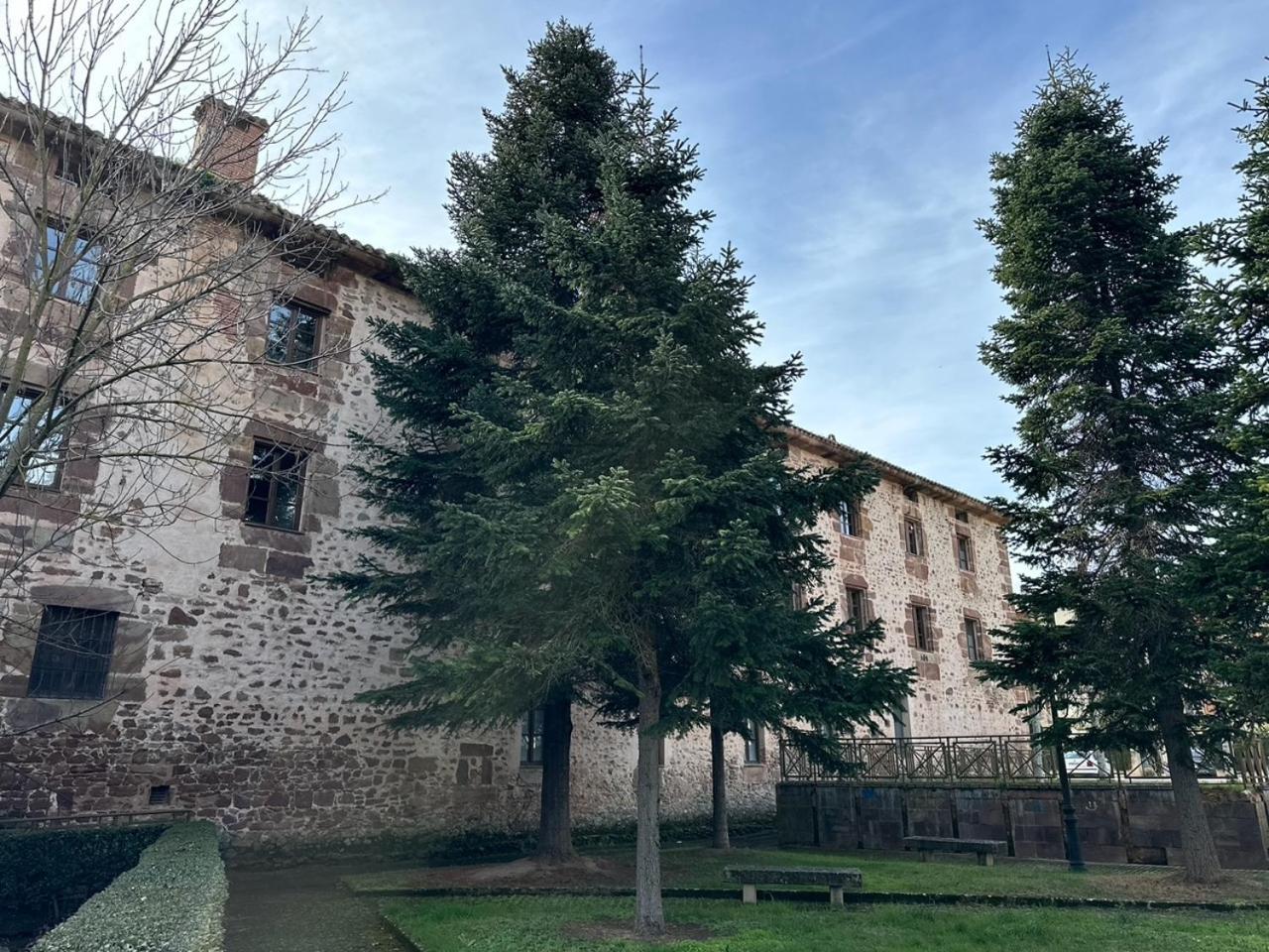 Hotel Y Albergue Real Fabrica De エスカライ エクステリア 写真