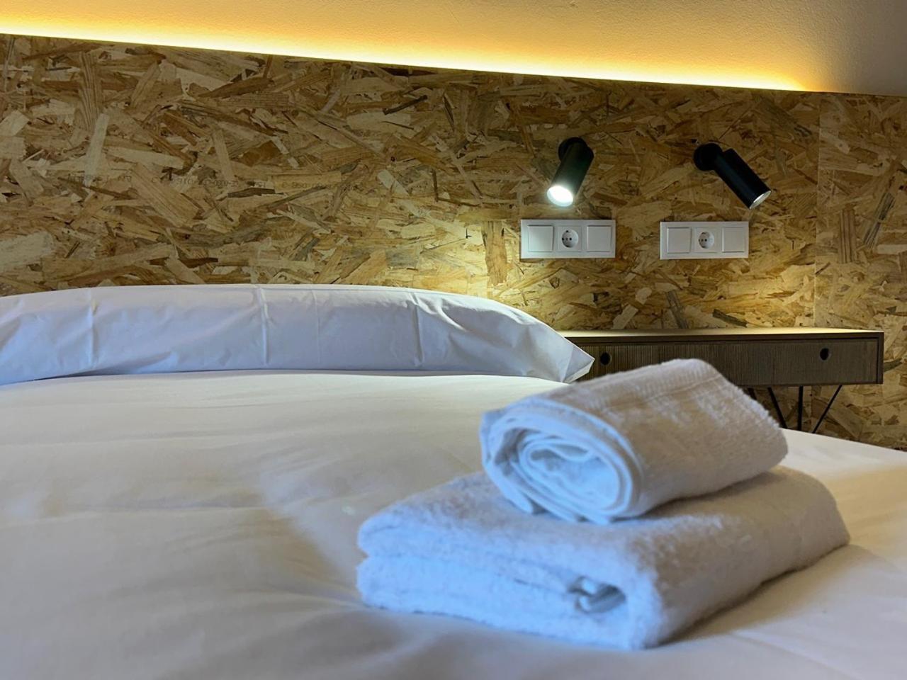 Hotel Y Albergue Real Fabrica De エスカライ エクステリア 写真