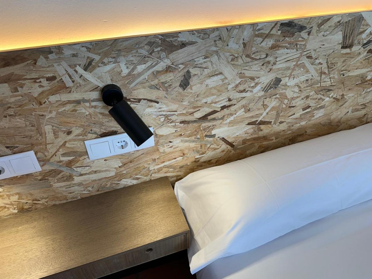 Hotel Y Albergue Real Fabrica De エスカライ エクステリア 写真